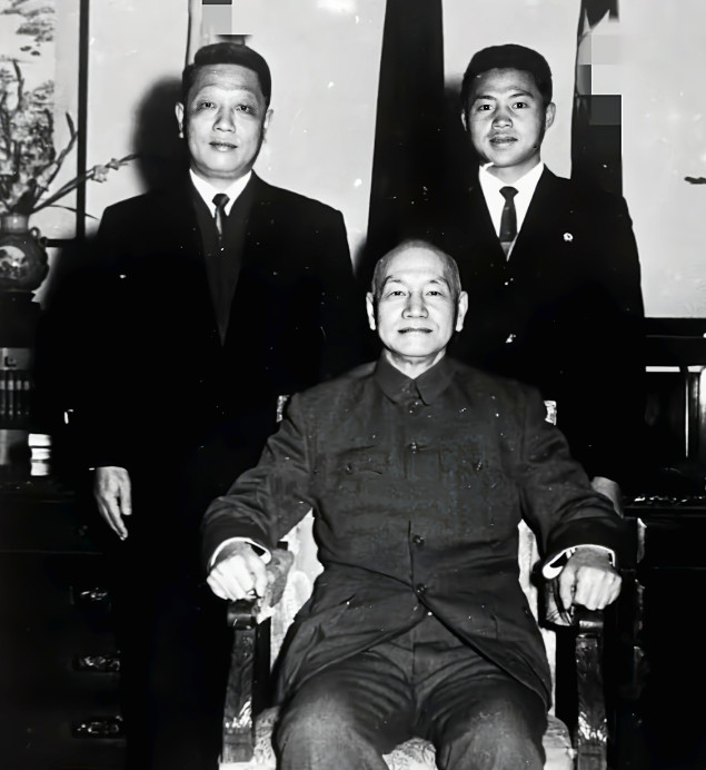 1966年，王朝天叛逃台湾，由于他是第一个叛逃的红卫兵，因此受到台湾当局的重视，