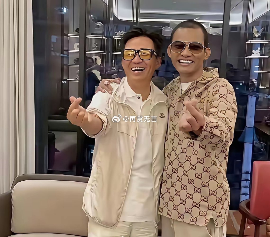 以前觉得王宝强姿色平平，没想到也是大帅哥一枚。