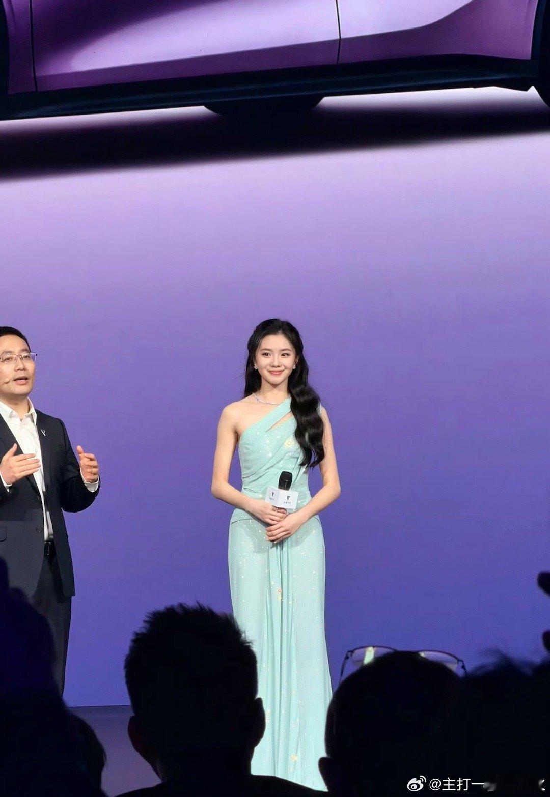 刘浩存重庆线下活动生图，好美！