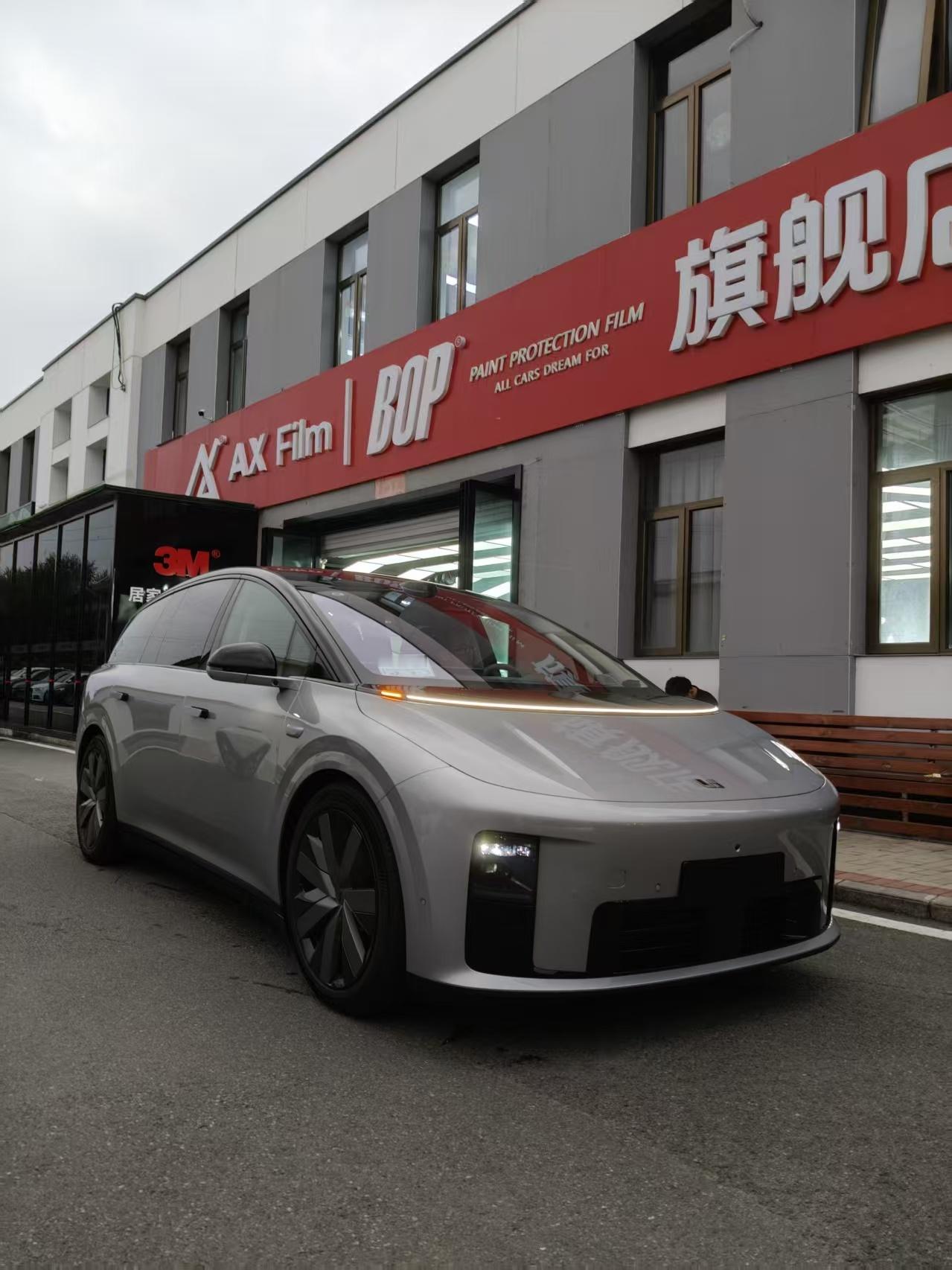 出差回来理想i8的膜也贴完了取完车来机场接我回公司路上，顺便5C补了一下12分