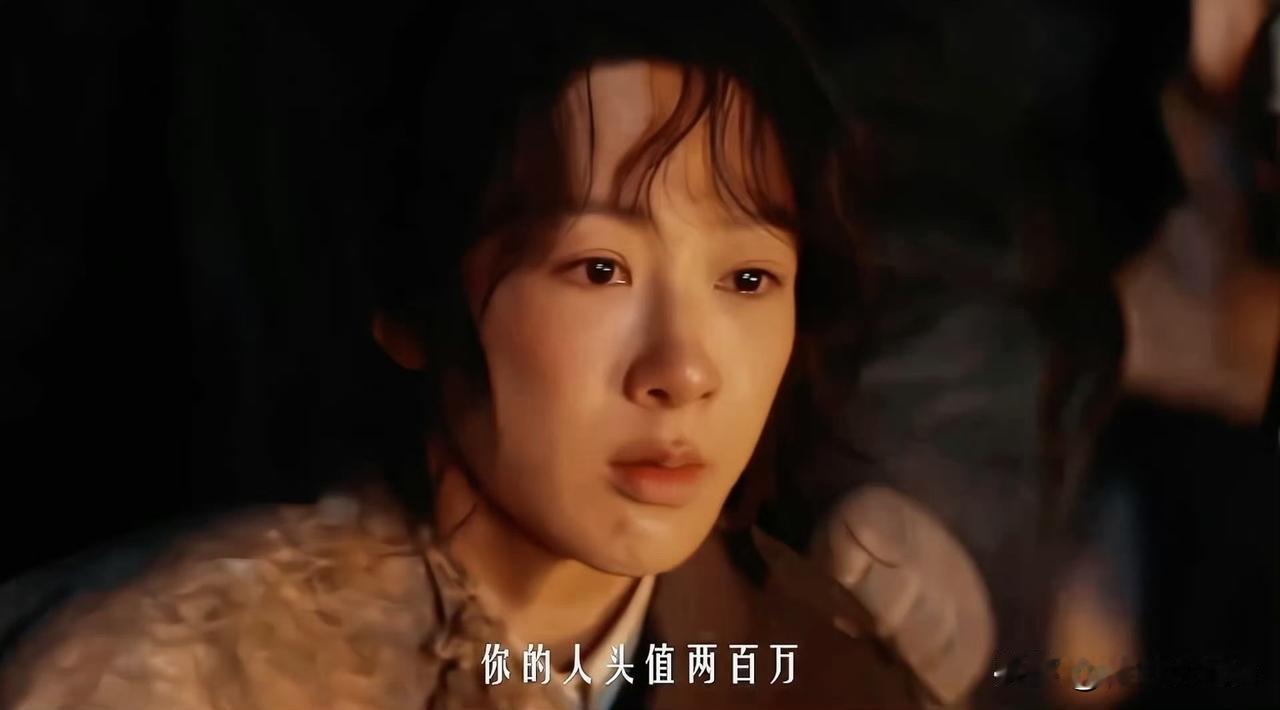 10月14日，杨紫《生命树》片场最新花絮！虽然整个人灰头土脸，穿着极为普通，但