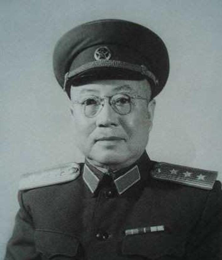 1946年，冀察纵队政委刘道生发现，司令员郭天民缴获了一批物资后，却没有上交，而
