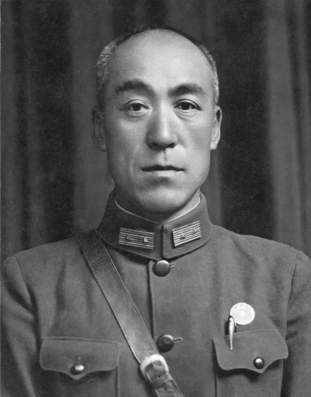1942年，蒋介石密令蒋鼎文除掉赵寿山，蒋鼎文对亲信说：“这种混账事，怎么不让胡