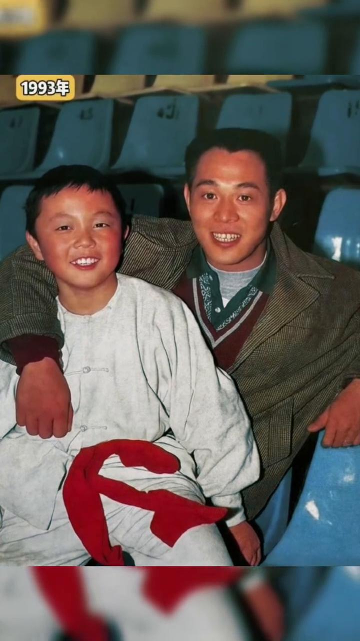 全网骂了李连杰十年，他一句话把所有人说哑了。儿子长大了，终于熬出头了。十年网友替