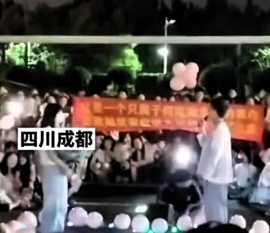 “防火防盗防闺蜜，这句话用在这件事上，一点没错！”近日，四川成都，一男孩花了很大