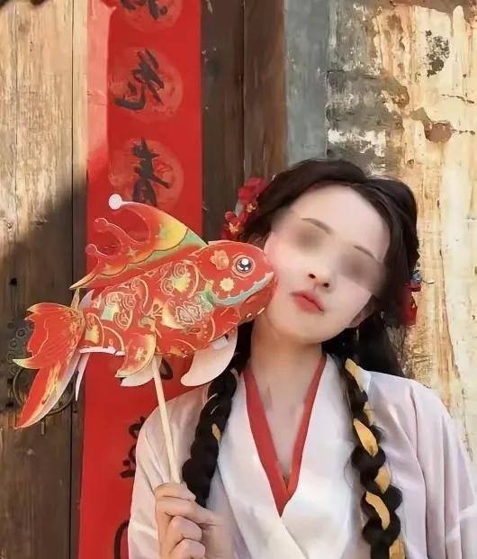 极致讽刺！大厂公关高管掌控全网舆情，最终栽在22页PDF出轨记录里。全网最具