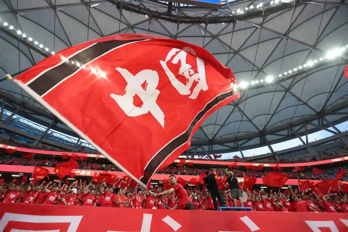 感觉国足是不是躺平了？ 国足已经五个月没有主教练，也不打友谊赛，更没安排集训