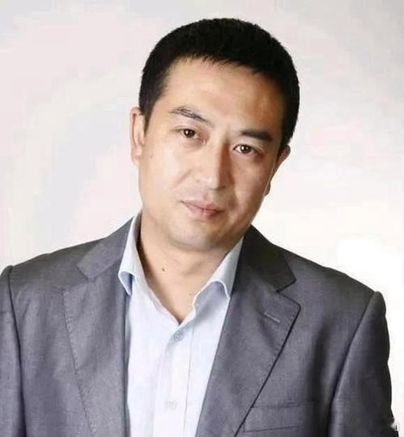 没人能超越的10大经典角色：1．周润发的许文强2．郑少秋的楚留香3．林青霞的东方