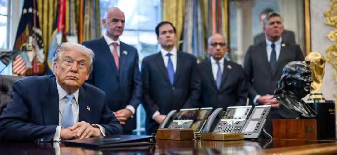 玩火自焚！美囤铜想卡脖，不料铝价狂飙，中国坐庄，他们急着求饶一边疯狂囤积铜资