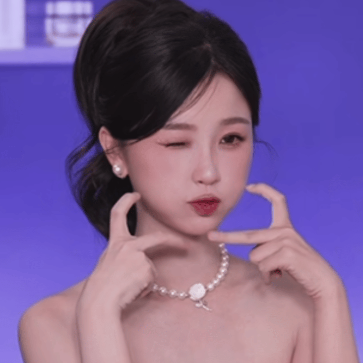 虞书欣今天是一块芋泥蛋糕，好可爱哇虞书欣直播​​​