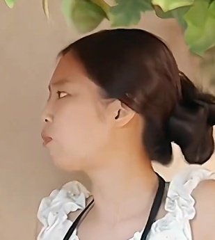 Lisa和前队友侧脸对比，谁赢了？​​​