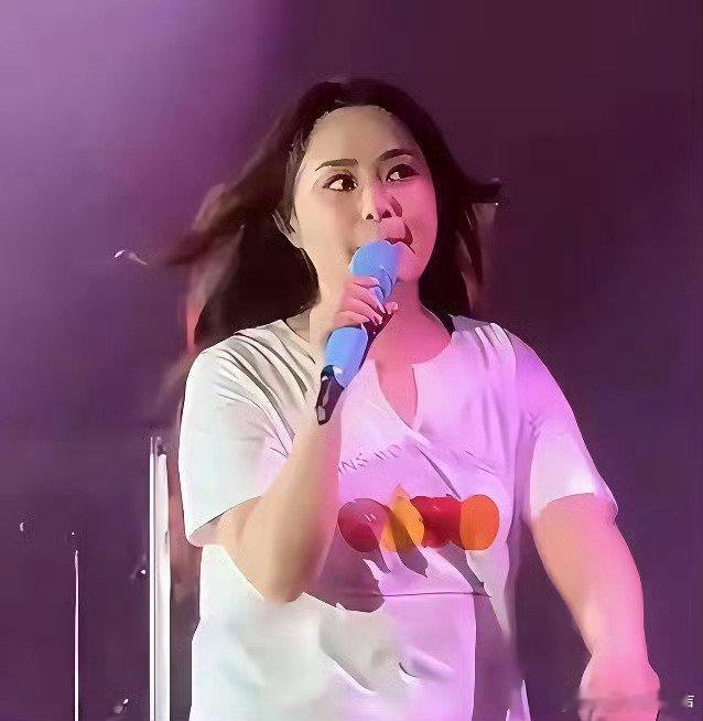 明星说瘦就真瘦啊完全惊呆了我，潘玮柏说瘦就能瘦很夸张，感觉明星都跟胖着玩似的，说