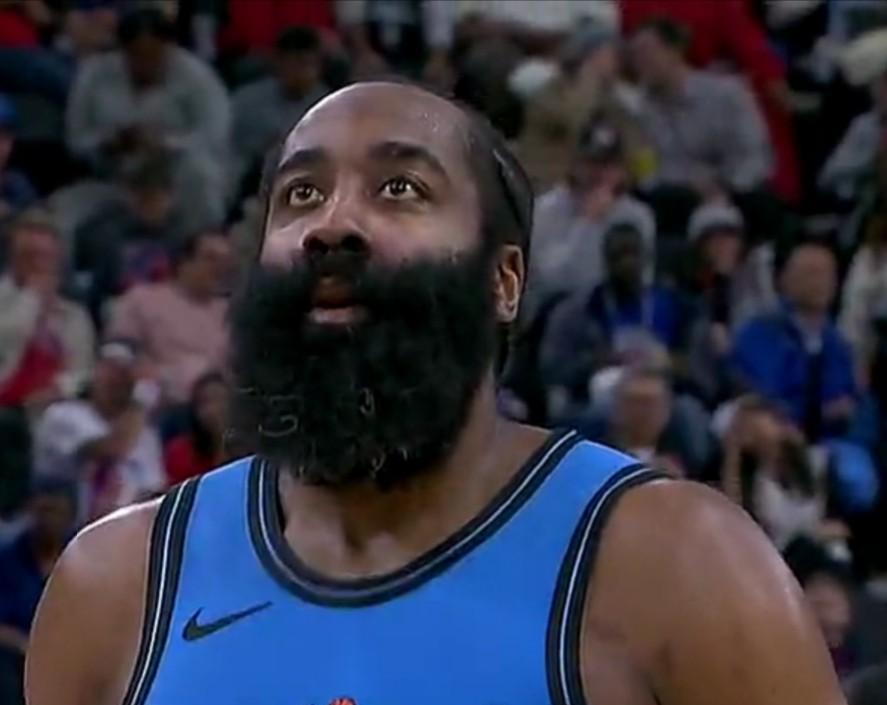 哈登新赛季至今已经有3场比赛得分上35+！！！客场打凯尔特人：22中9，三分球