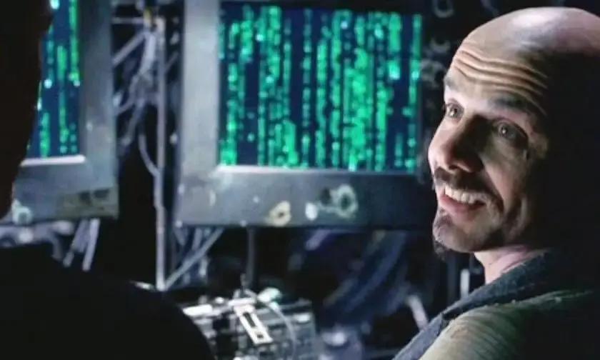 《黑客帝国》里那块假牛排差点被剪！基努·里维斯听说后当场炸毛：“这段必须留