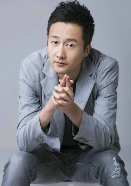 2012年，在《父母爱情》的片场，孔笙想到还缺一个演员，急得不行，突然看到了一个