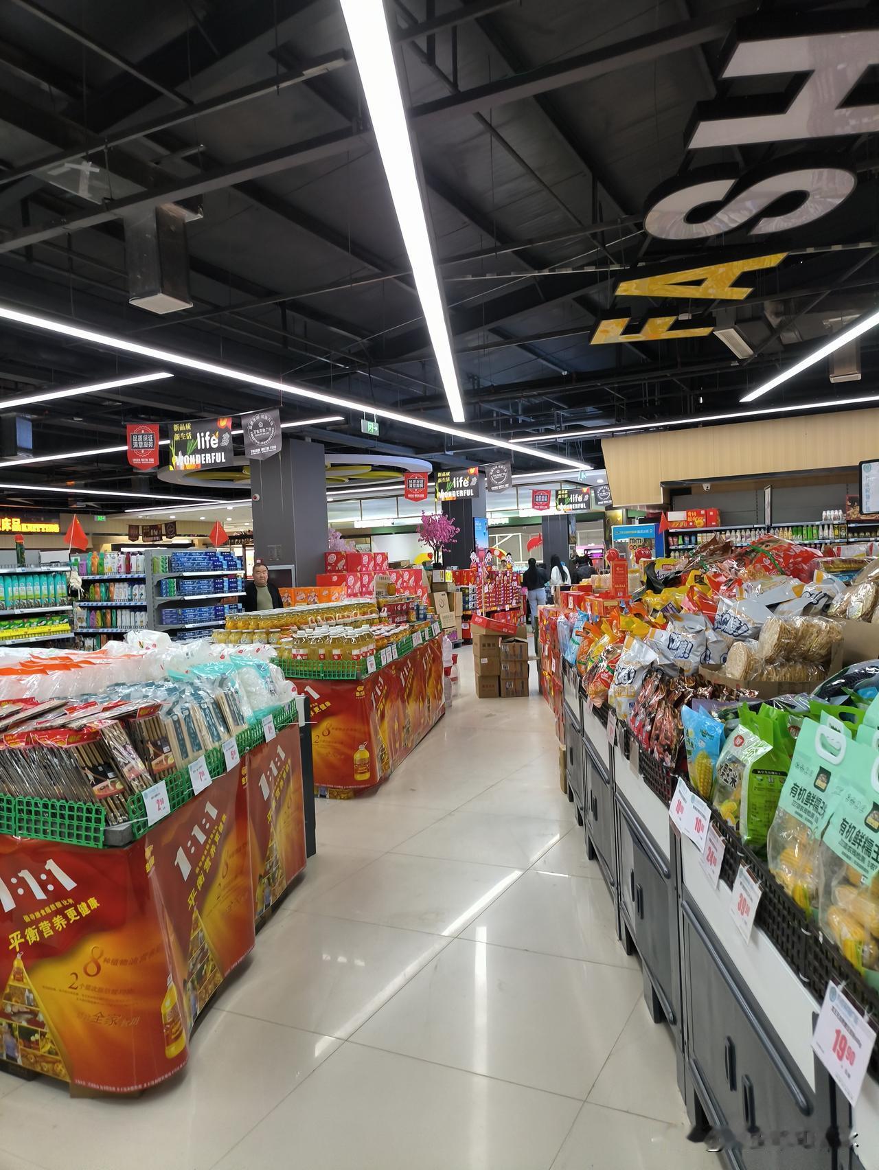 不少实体店老板直言：“房租过高是实体店难以为继的原因之一”！若店铺是自有房产，