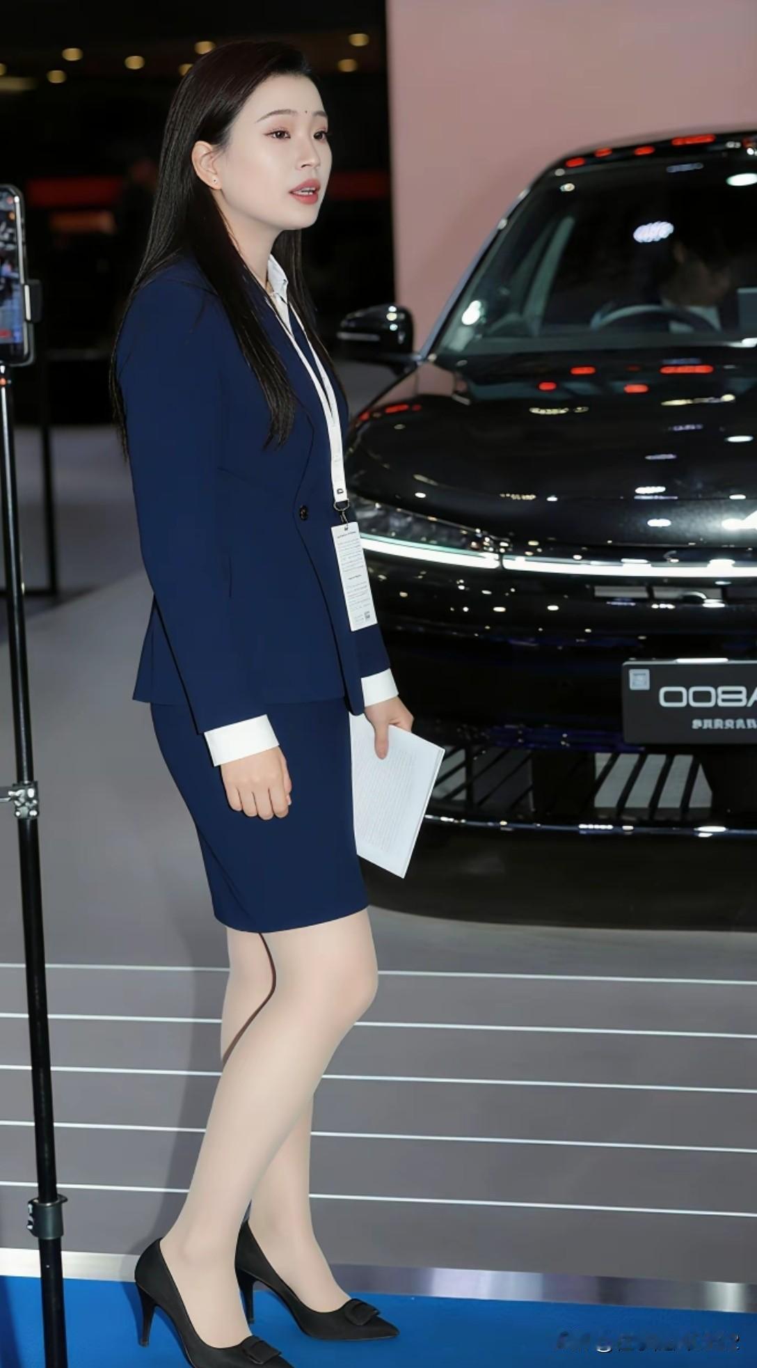 优雅职场风自信展风采