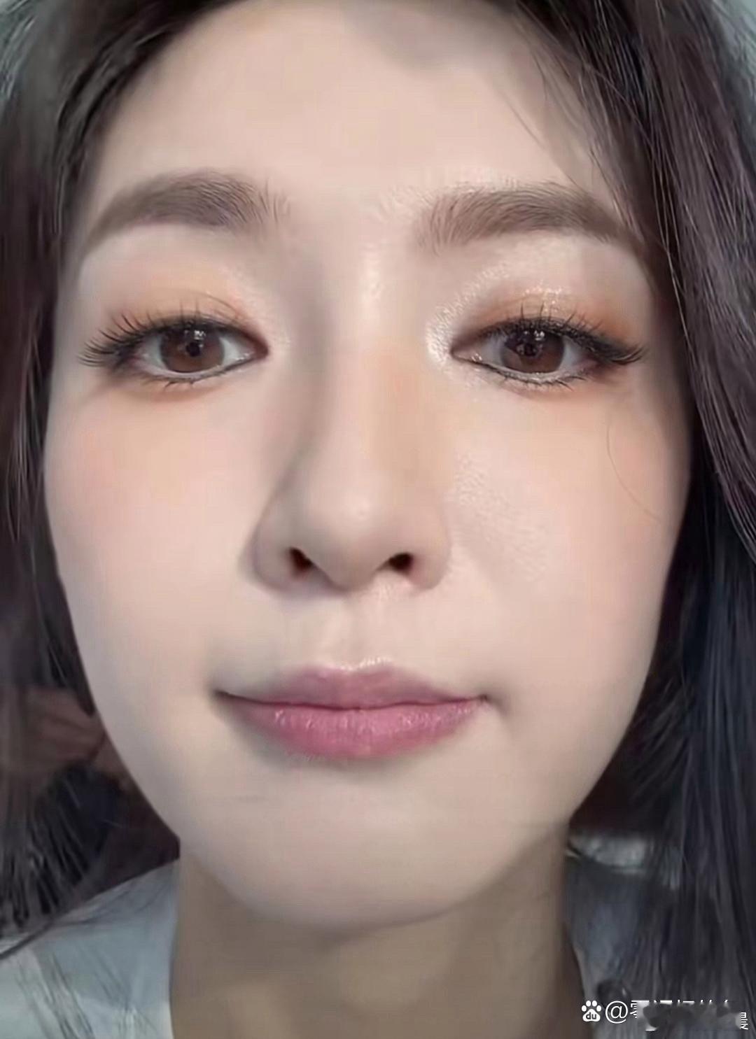 江疏影高清怼脸拍，肌肤细腻无瑕，状态绝了！