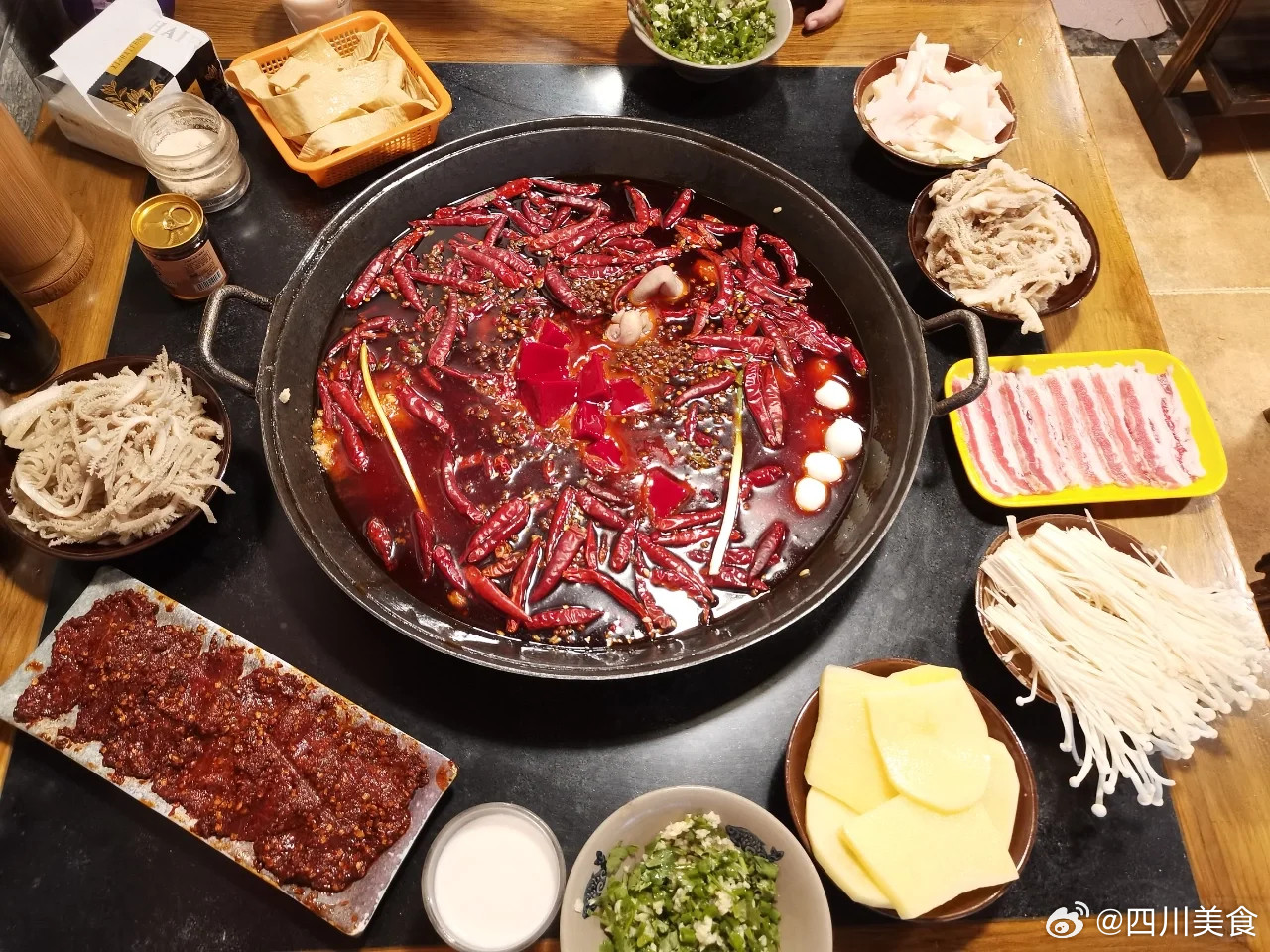 成都土著推荐美食系列，一些店取个“妈”“孃”就自称社区店，实际上就是才开不久、精