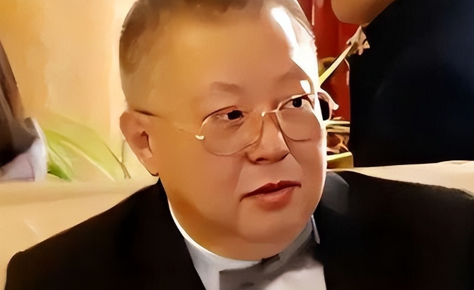 万万没想到，6年前反中乱港分子的幕后金主，竟是个“爱国”商人，他人前自居“爱国华