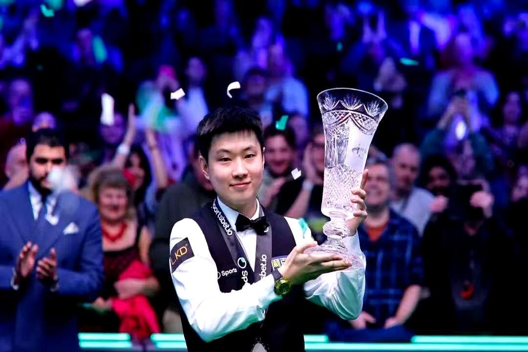 斯诺克史上从未有过的神迹，一个28岁的中国小伙，就差临门一脚了。15天，两