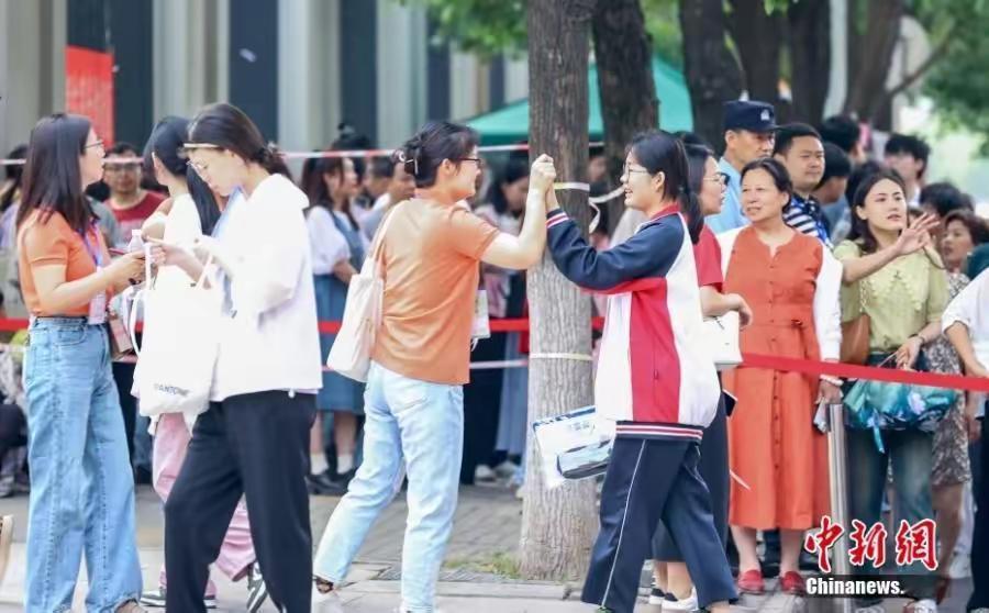 2025年高考全国一卷作文题：阅读下面的材料，根据要求写作。（60分）他想要