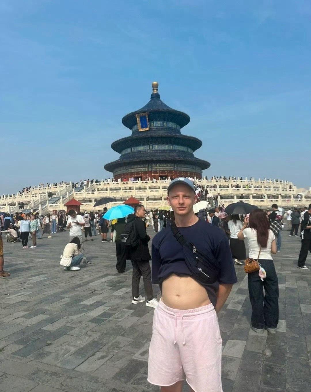 中国男人有自己的比基尼