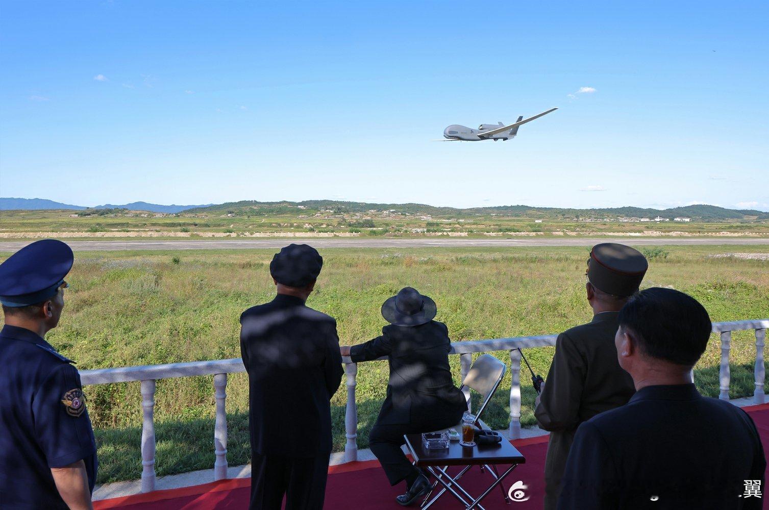 金正恩18日视察了朝鲜无人航空技术联合体旗下研究所，当天进行的试验充分展示了无人