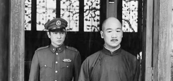 蒋介石败退台湾前，要求毛人凤务必将这三人杀掉，但毛人凤看了名单后，却为难地说：我