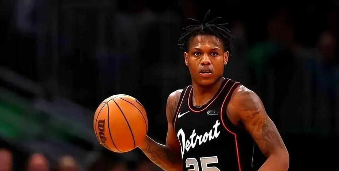 火箭试图用一个首轮签换回萨瑟，活塞直接撕掉了报价。五个月前，火箭手握20号