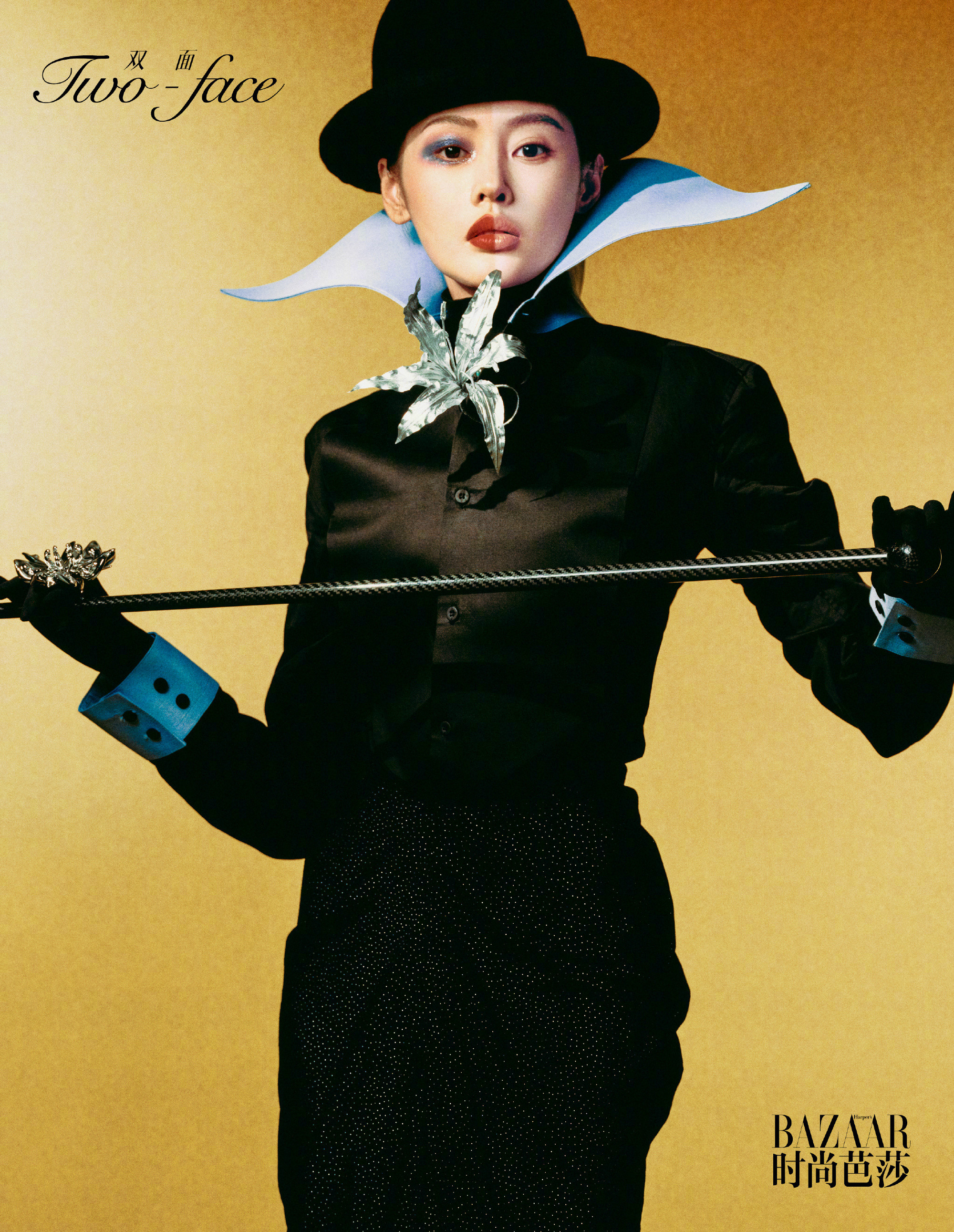 张天爱，红唇黑衣妆造，杨单给姐姐化的一组AB面妆容。张天爱