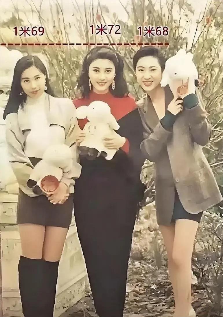 80年代香港三大高个子顶级漂亮女星杨宝玲排序的话只能排第二李嘉欣中葡混血漂亮