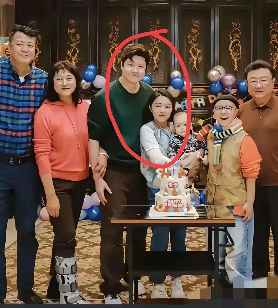 看了金龟子女儿和她老公全家福，我问我妈:“我195，你会同意我找155的女朋友吗