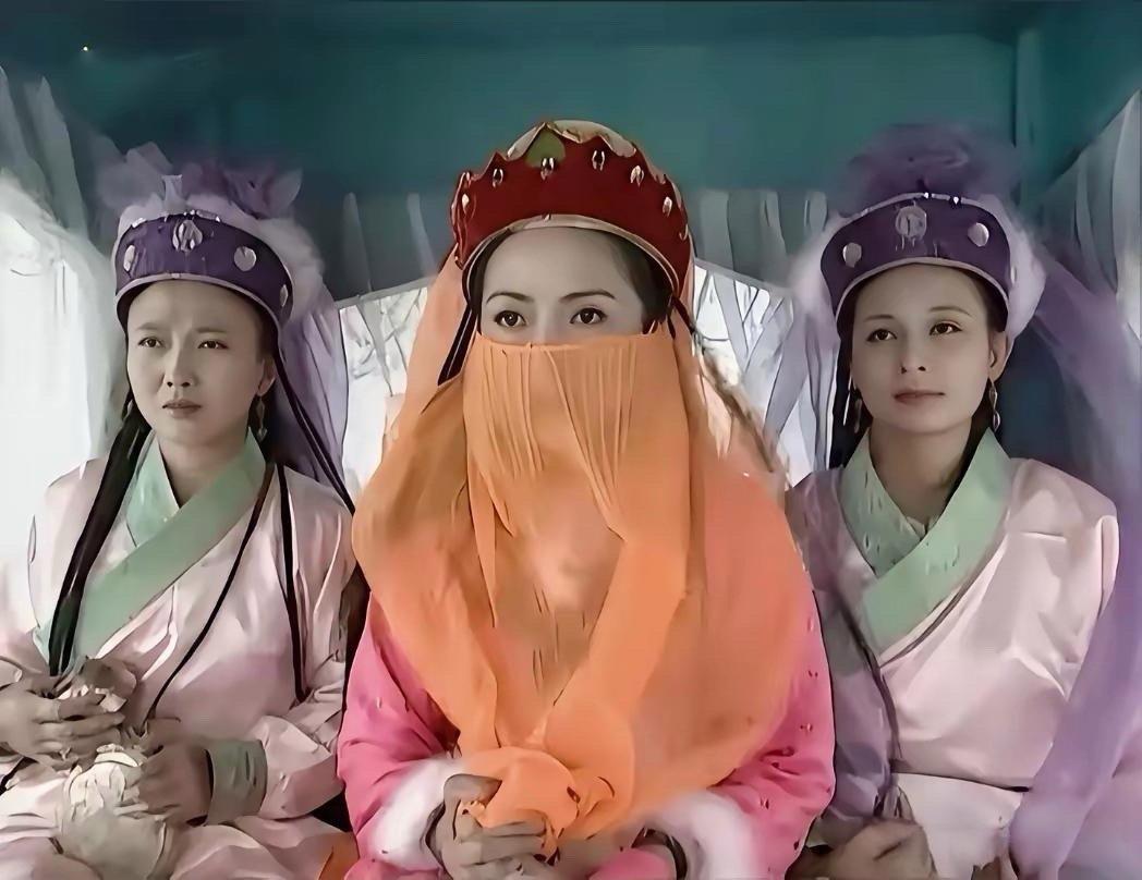 蒙丹：（白衣飘飘站在树梢）含香，我来救你了，等我一会儿冲进队伍里把你抢走！含