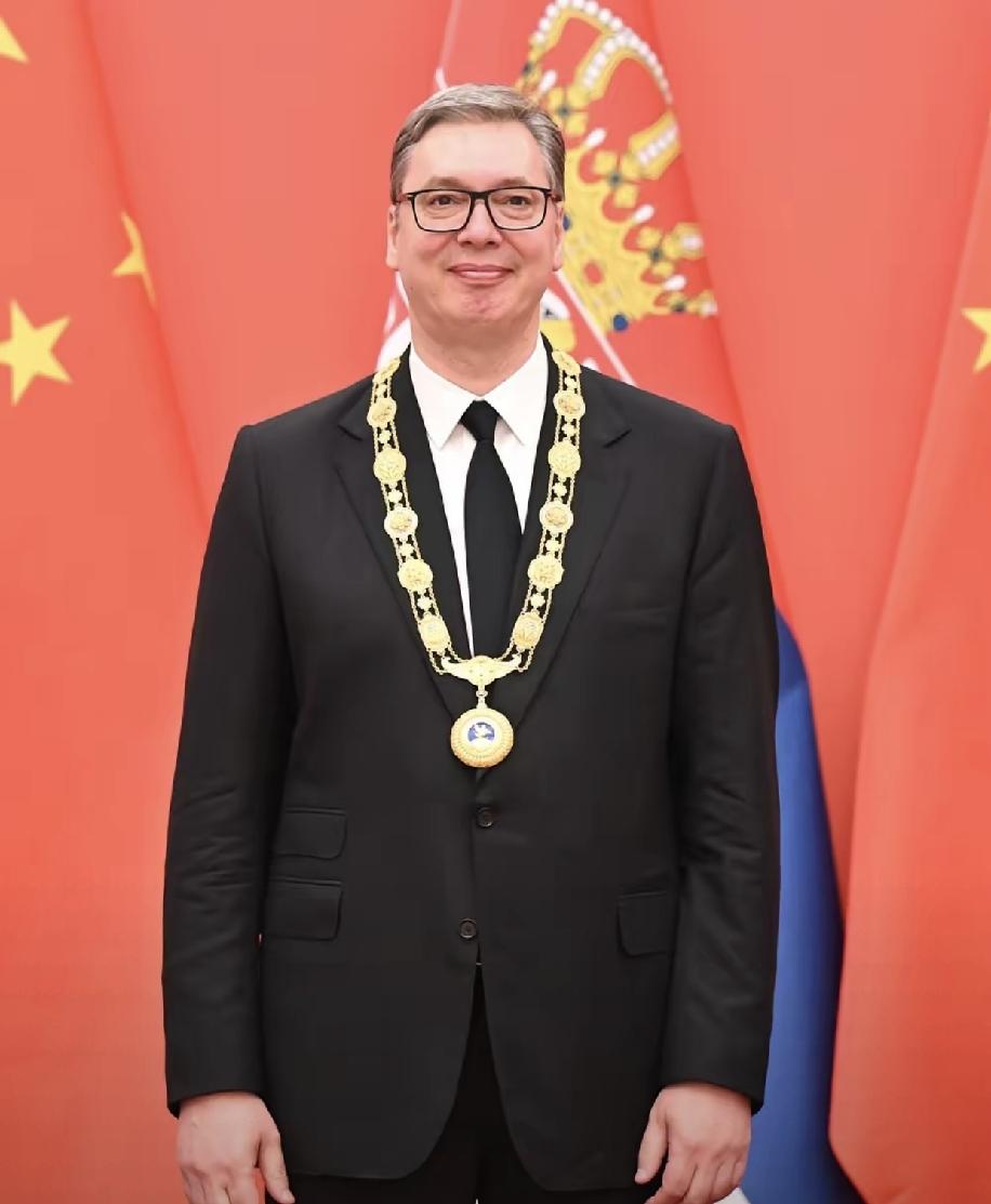 武契奇这下厉害了，全世界都要对他刮目相看，他竟然在第一次访华期间​获得了中