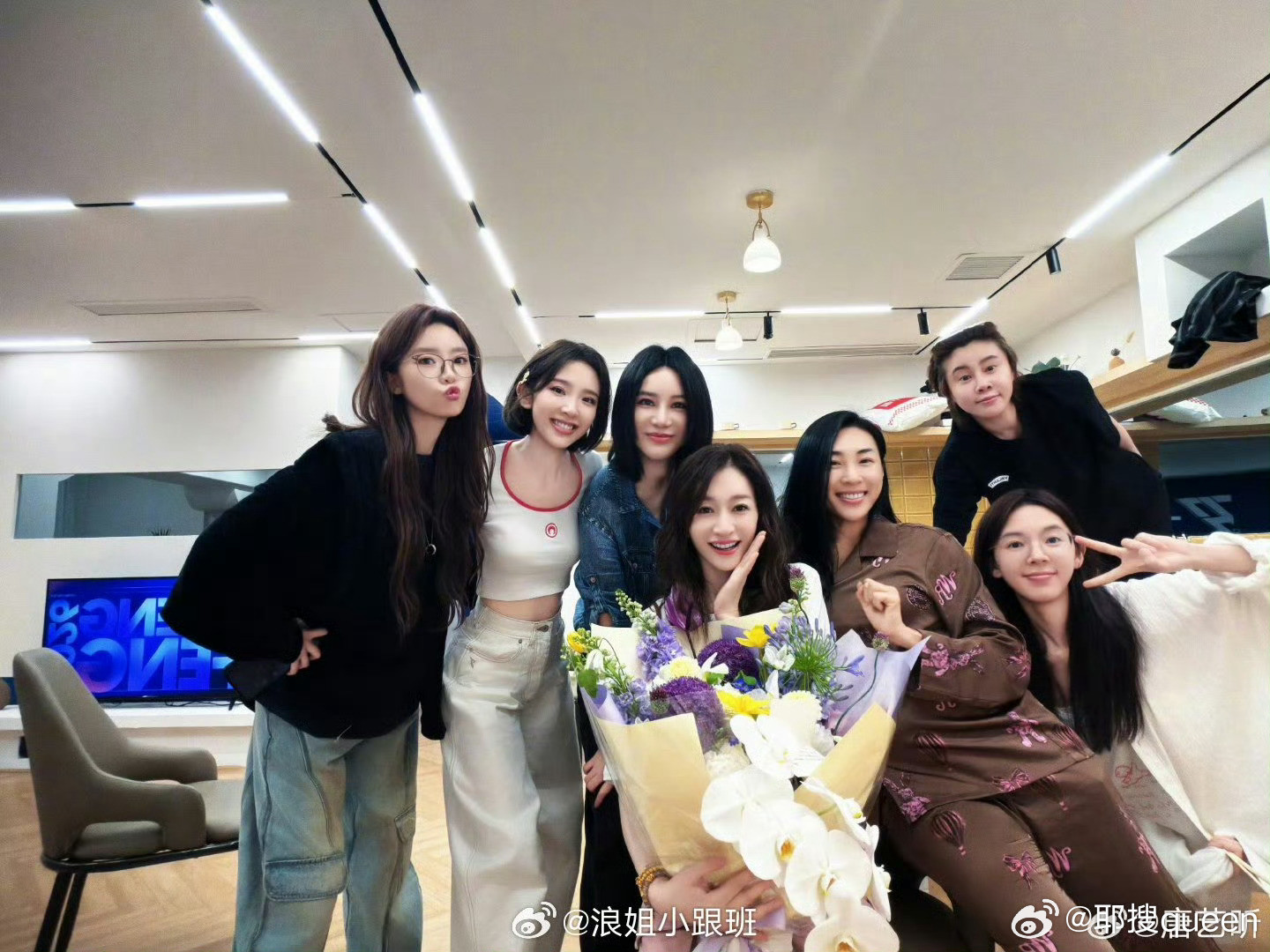 浪姐群像难以相信今天浪姐就要结束了，我们浪7是最好的群像，姐姐们都是很好很好的人