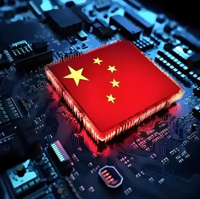 28纳米芯片“杀疯了”！美国联合日本、荷兰，把最先进的EUV光刻机当“核武器”使