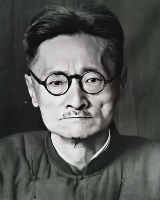 🌞1917年，刘文典到北大教书，一天，辜鸿铭问他：你教什么课？刘文典恭敬地