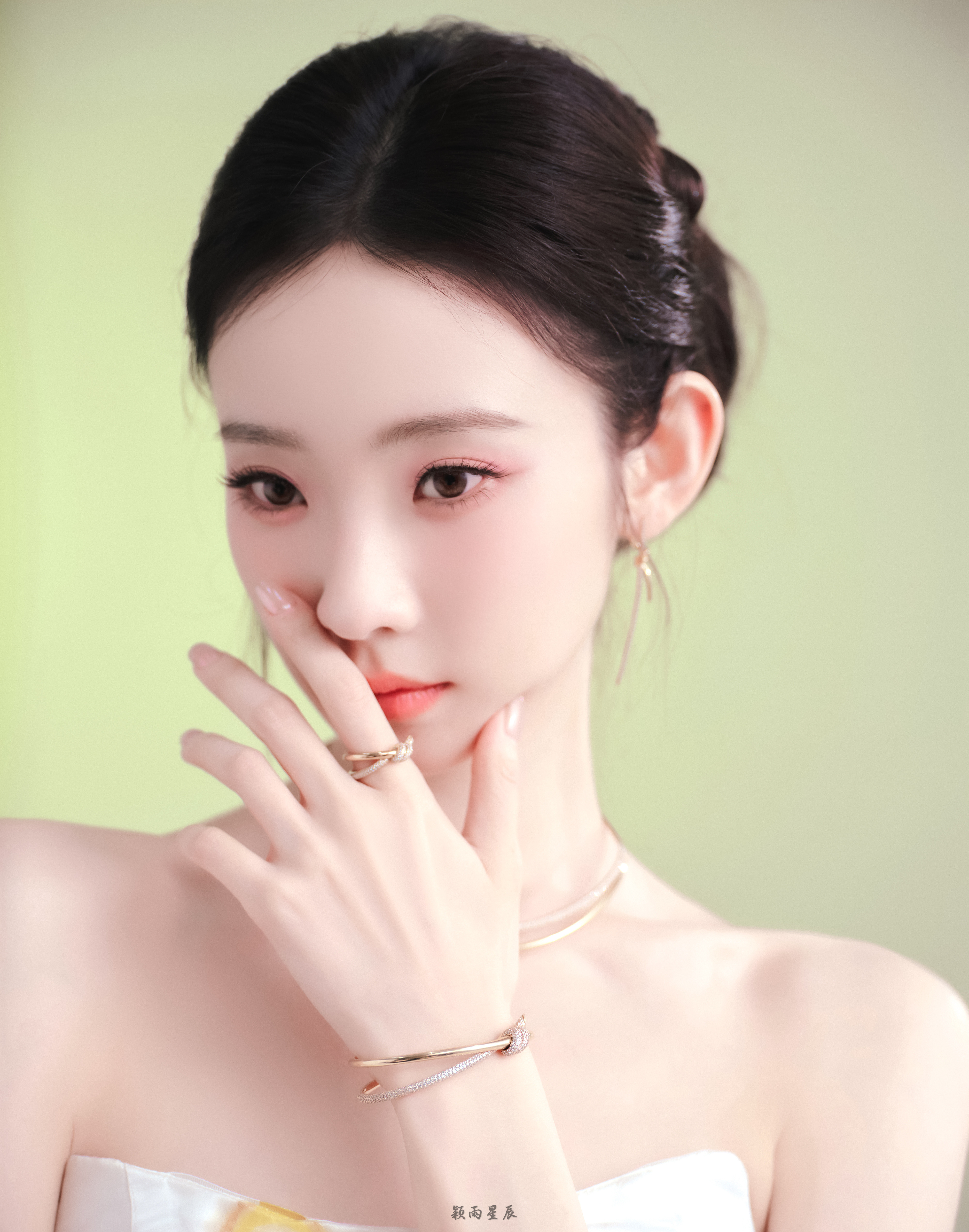 张艺凡｜新芽张艺凡​​​
