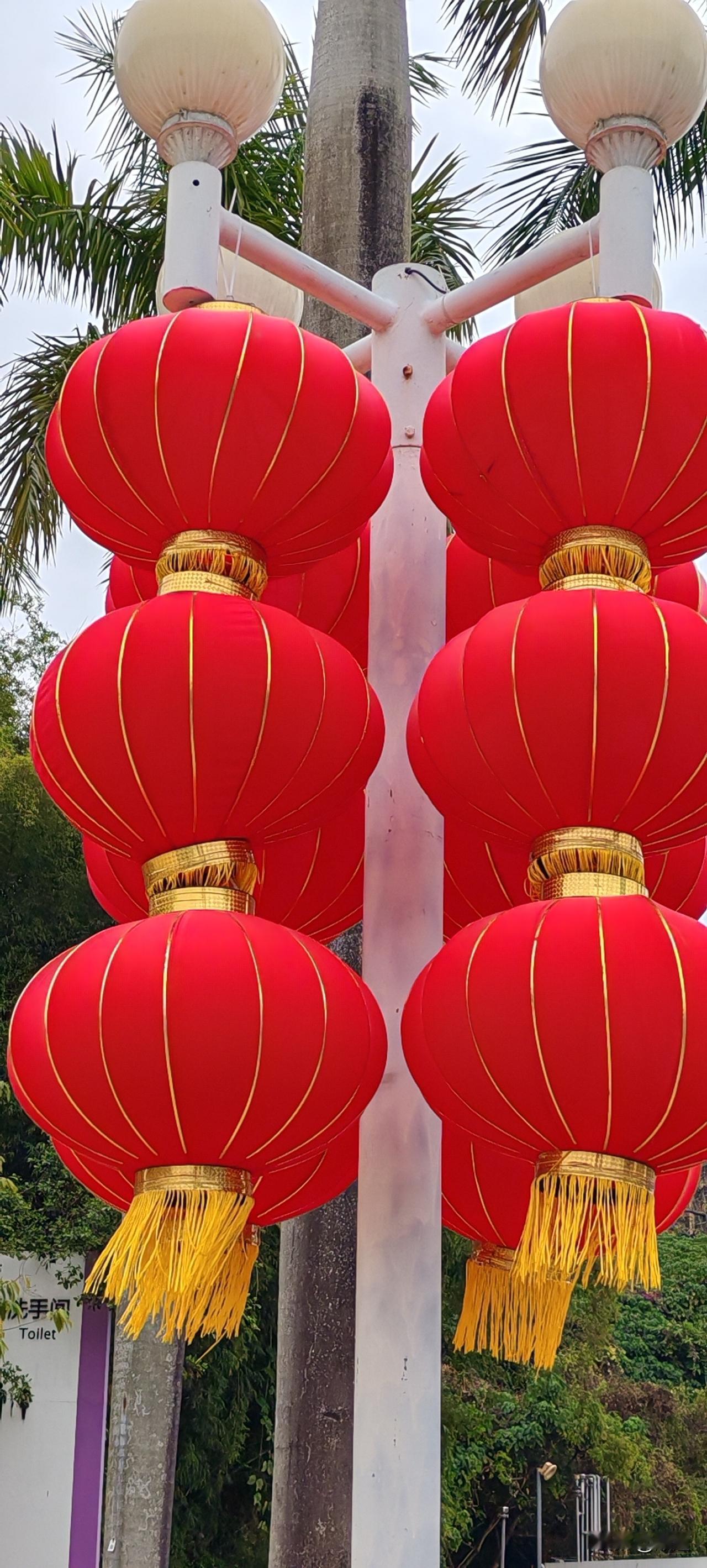 女子离异，儿子16岁了。每月挣不到4千块钱，由于身体的原因，她感觉太累了。就想