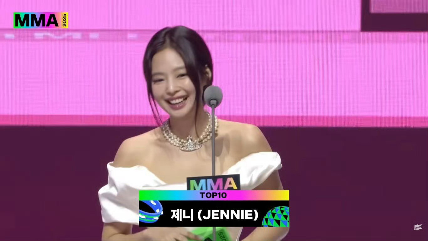 恭喜Jennie，获MMATOP10奖🏆MMA直播MMA红毯