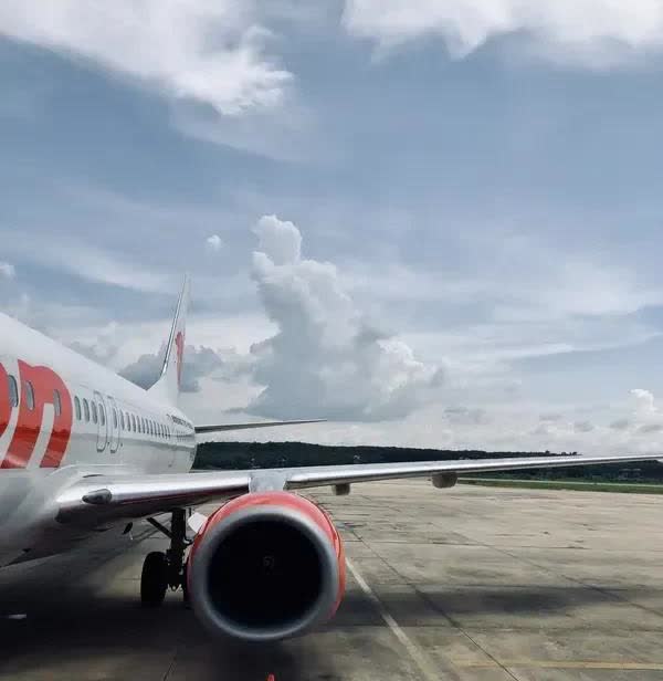 你不仁，别怪我不义！昨天，泰国空军果断出手，轰炸了柬埔寨多处军事设施，吓的老狐狸