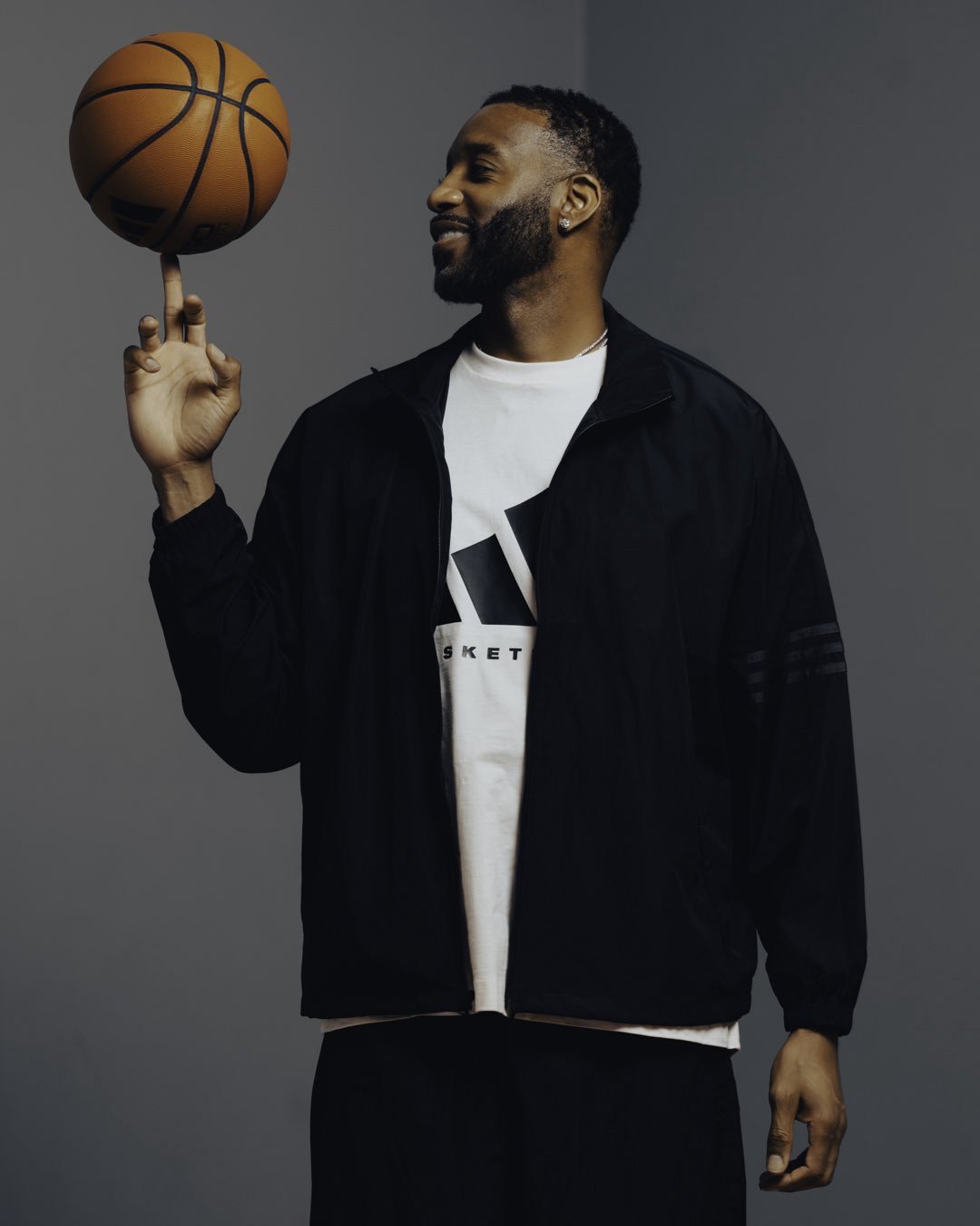 阿迪达斯官方庆祝与麦克格雷迪完成签约: T-mac, 欢迎回来