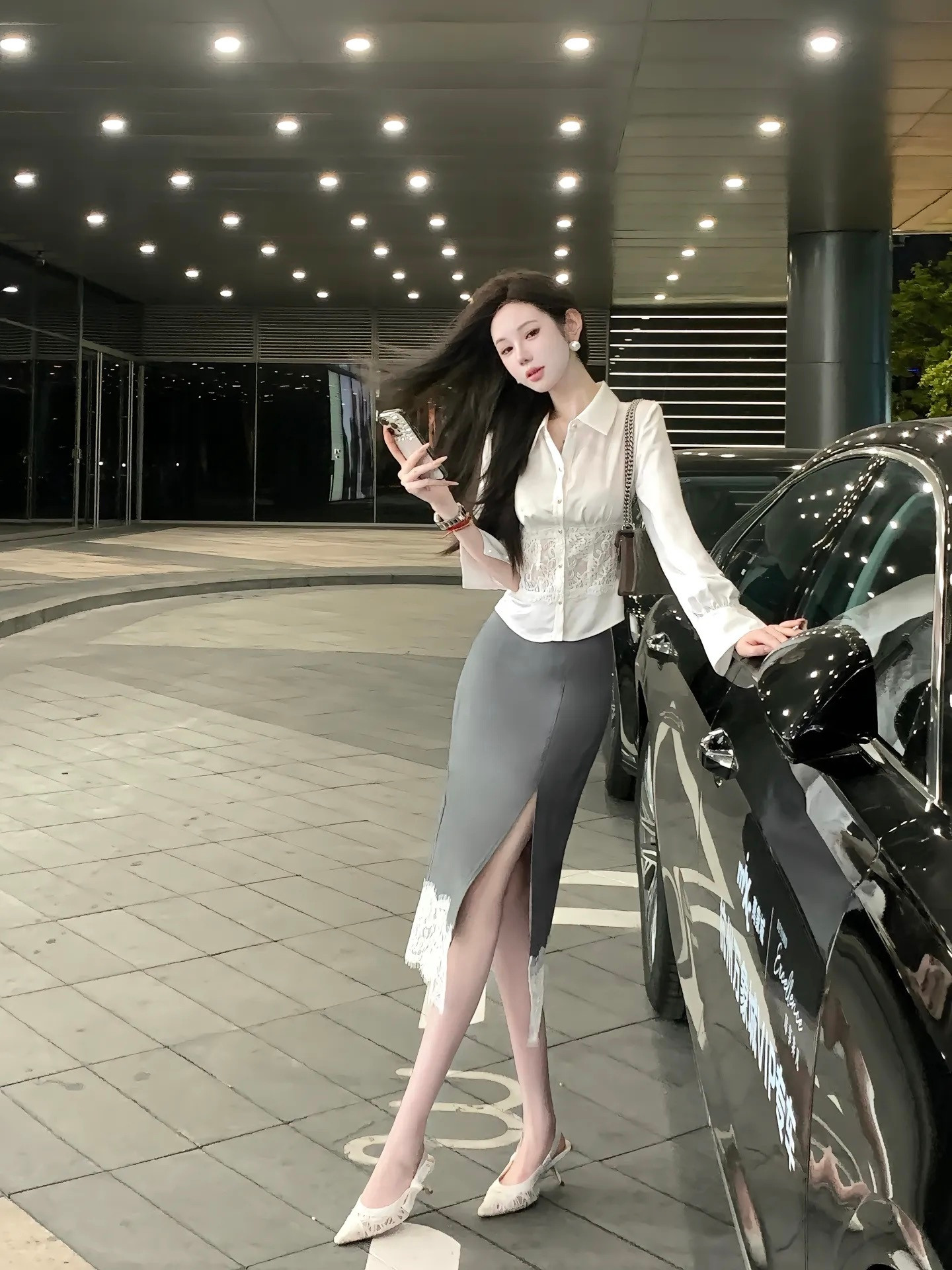 喜欢和你玩，有种逗小狗的感觉气质女人御姐女人味穿搭​​​