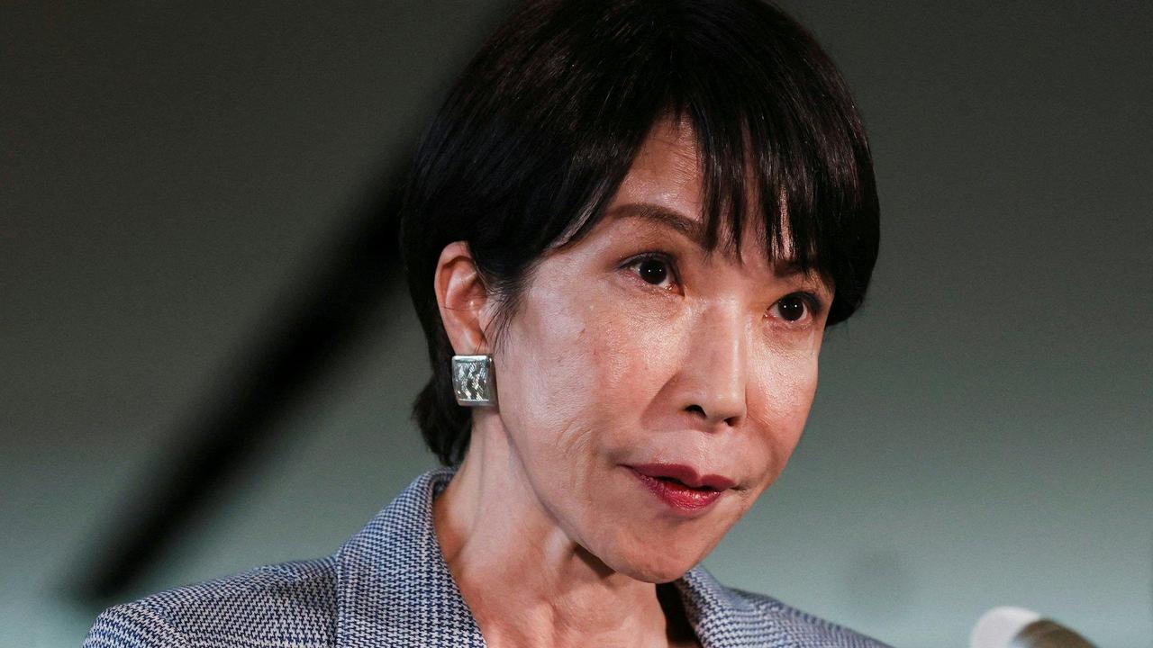 政治昏招+经济死局！高市早苗的首相宝座，怕是坐不稳了！台海乱语犯大忌，经济猛