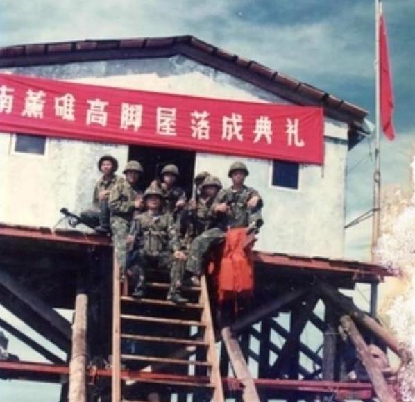 1990年，我军在南薰礁的11名战士失联。调查发现，6名战士惨遭杀害，剩下5人莫