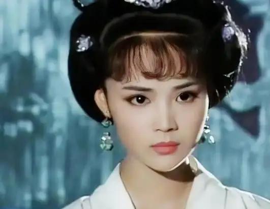 李隆基上位的那个晚上，谁都没见，就把全天下最聪明的女人，上官婉儿，锁进了密室，第