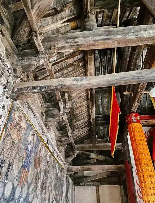 四川遂宁蓬溪慧严寺，是明代中期建筑的珍贵遗存，现为全国重点文物保护单位。这座