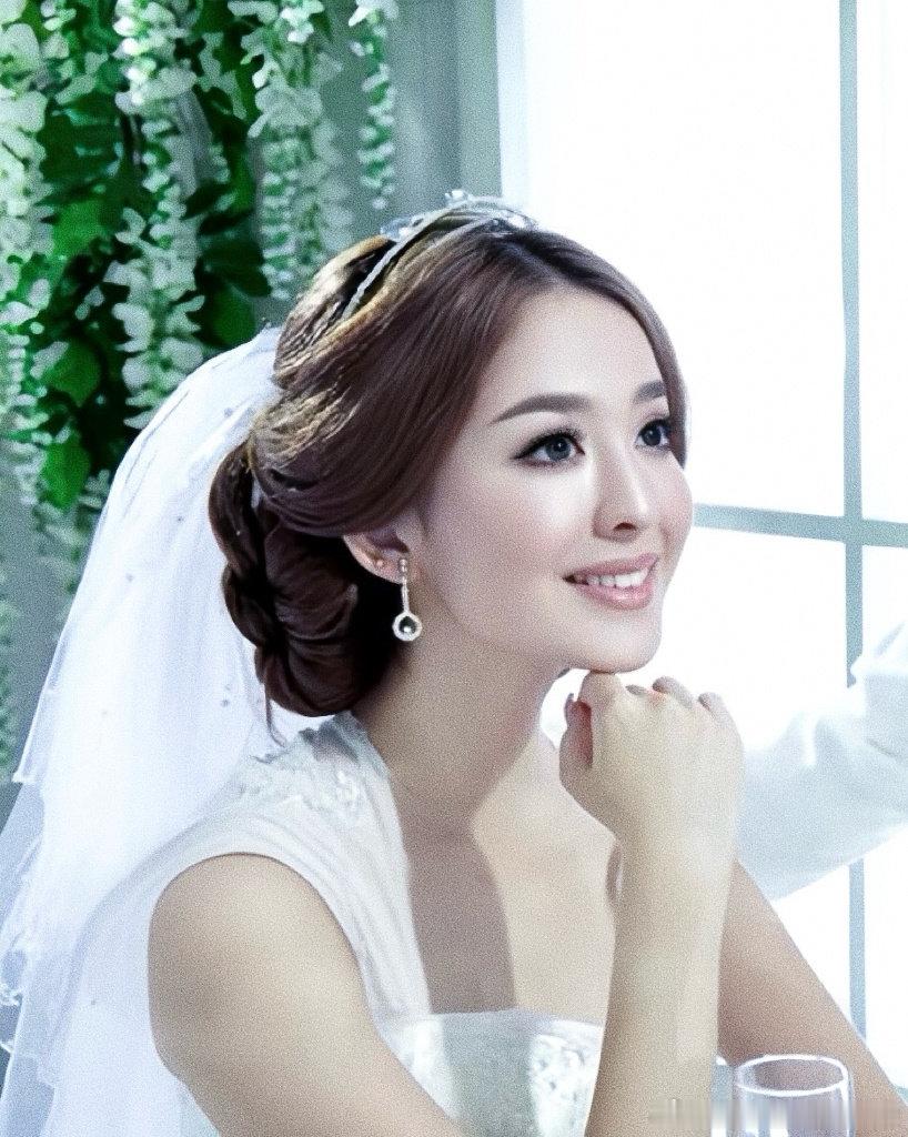 婚纱模特时期的娜扎#古力娜扎##早期#​