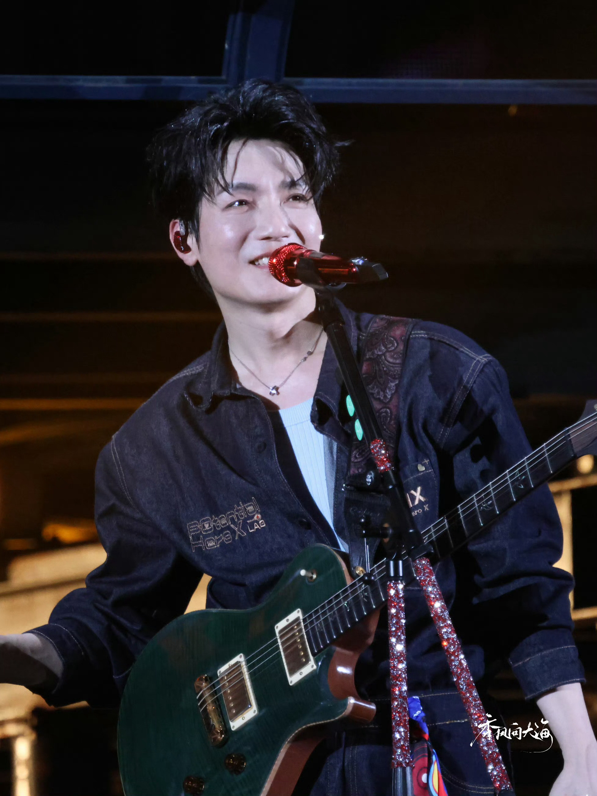 俞灏明来看陈楚生演唱会谁懂今晚在舞台上的陈楚生，状态也太好啦陈楚生对俞灏明说爱